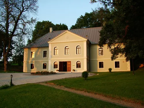 Pallaviciniho zámek v Pusztaradványi