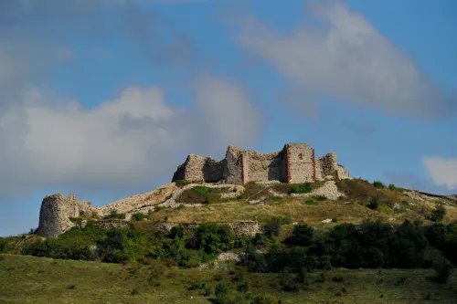 Hrad Artana (Novo Brdo)