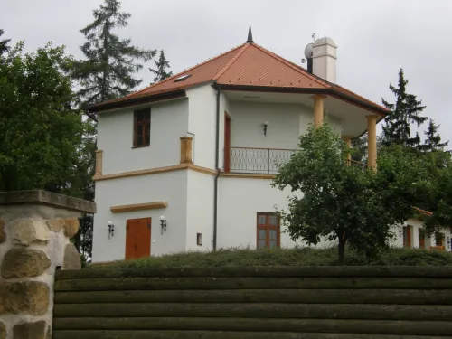Lovecký zámeček Lhota Rapotina