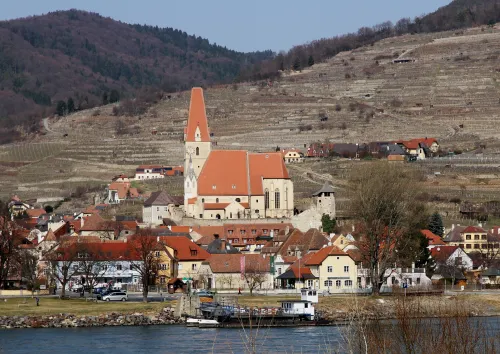 Farní kostel Nanebevzetí Panny Marie ve Weißenkirchenu in der Wachau
