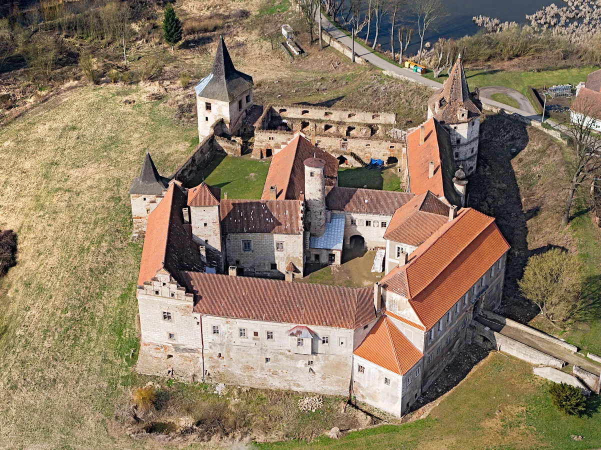 Zámek Červená Řečice