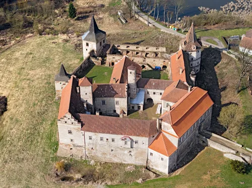 Zámek Červená Řečice
