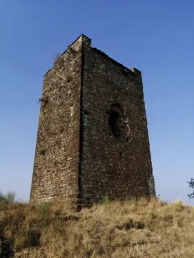 Čtvercová věž ve Fa