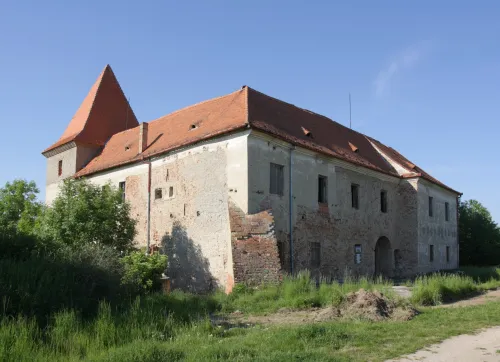 Tvrz Bošovice