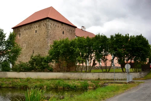 Tvrz Svojšice
