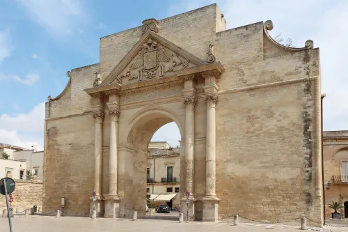 Porta Napoli v Lecce