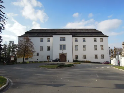 Zámek Hustopeče nad Bečvou
