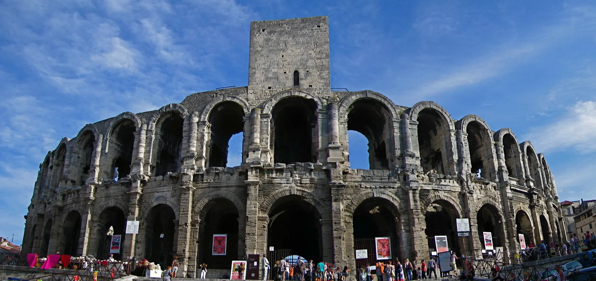Arény v Arles