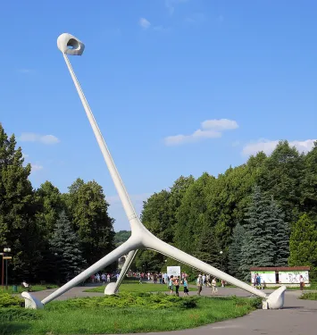 Die Giraffen-Skulptur im Schlesischen Park
