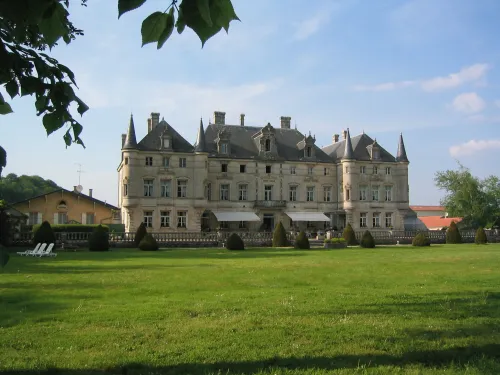 Zámek Monthairons