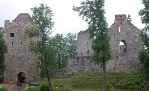 Ruines du château médiéval de Sigulda