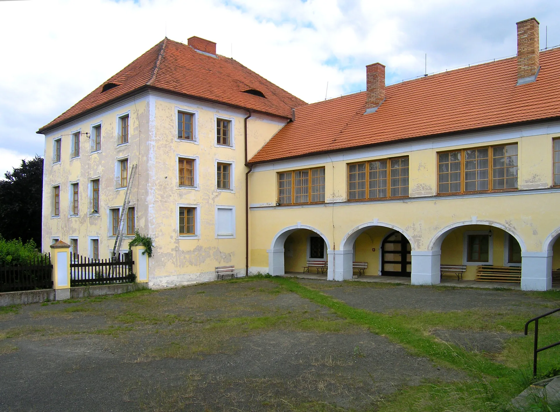 Zámek Růžkovy Lhotice
