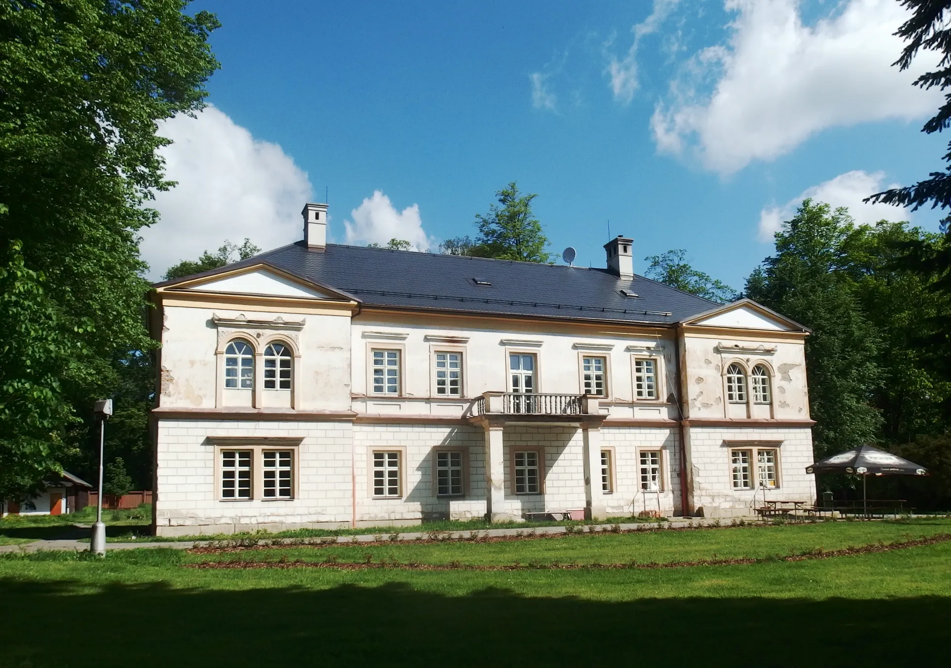 Zámek Hošťálková
