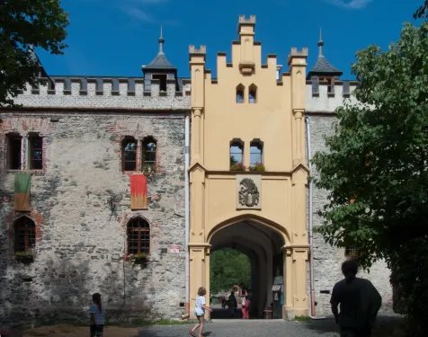 Hrad a zámek Hauenštejn