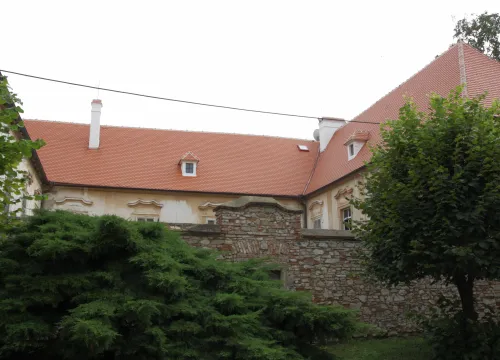 Zámek Loděnice