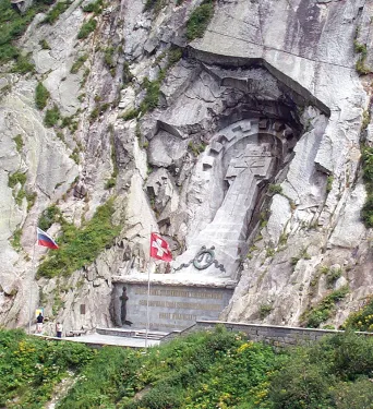 Monumento a Suvorov