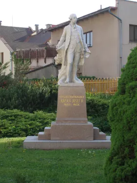 Pomník Josefa II. v Hostinném