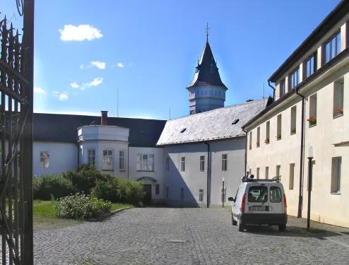 Zámek Komořany