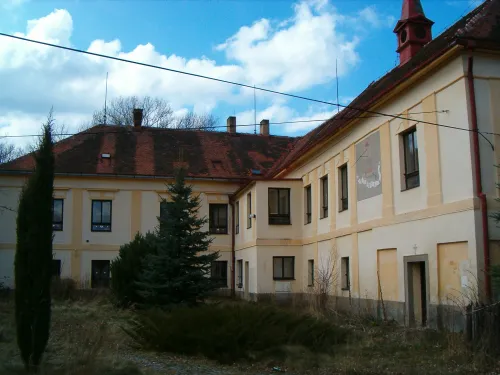 Zámek Lažany