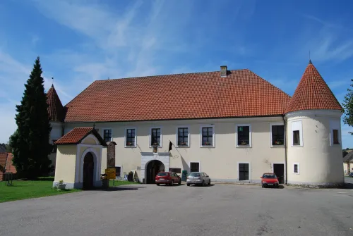 Zámek Louňovice pod Blaníkem