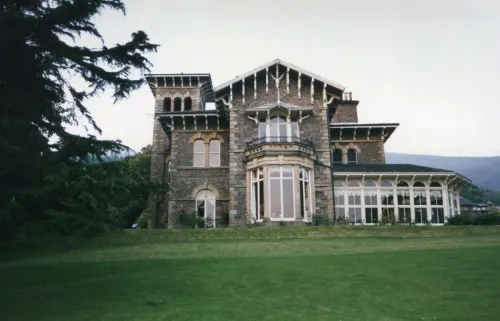 Underscar Manor