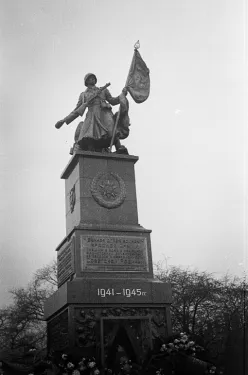 Monumento soviético en Dresde