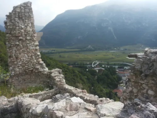 Burgruine Nomi