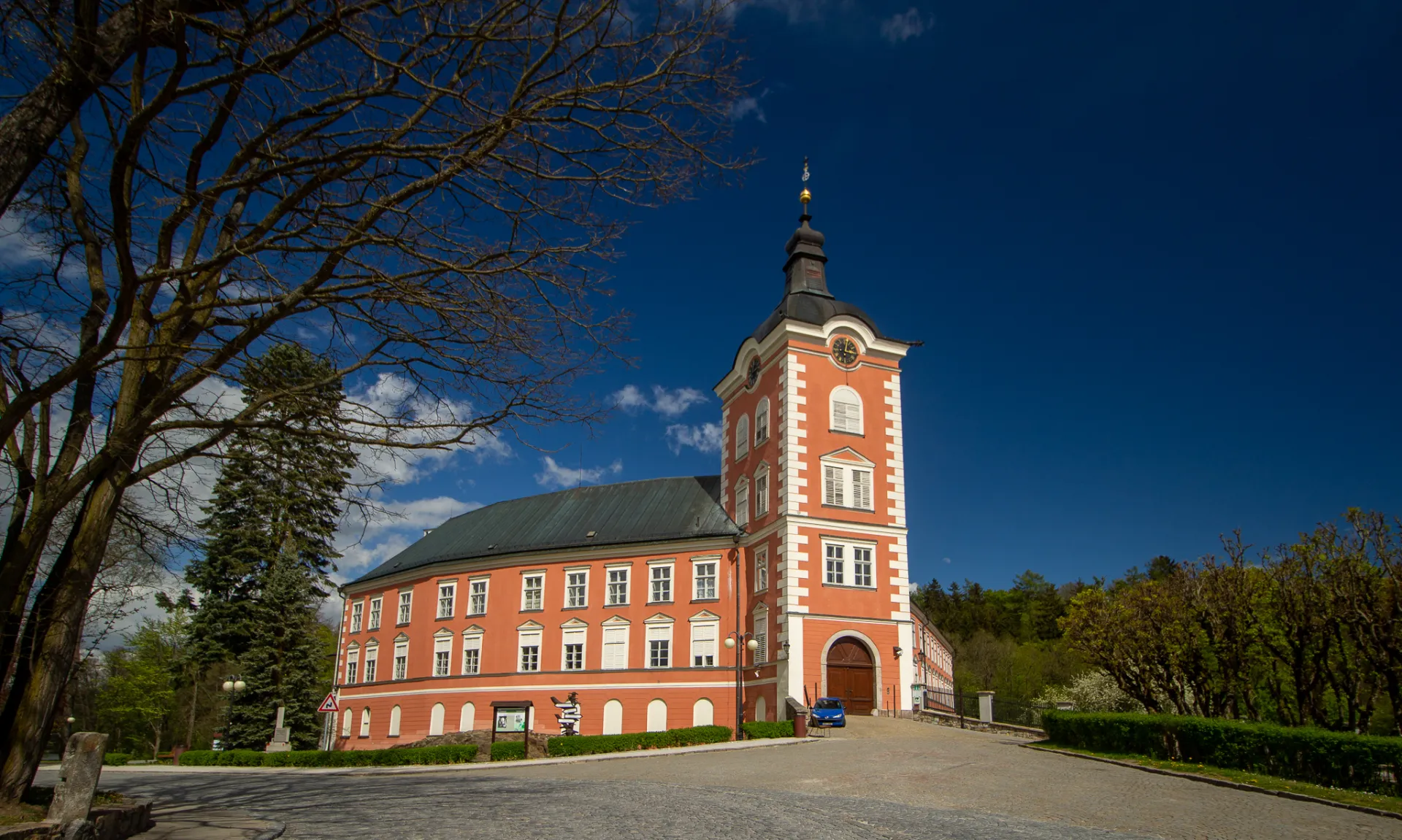 Zámek Kamenice nad Lipou
