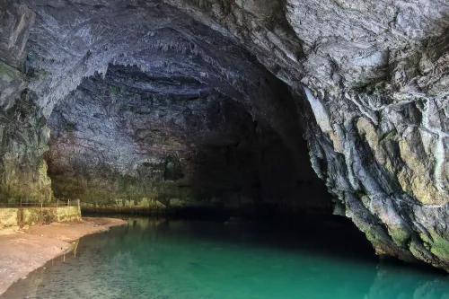 Grotte de Planina