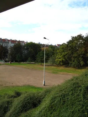 Pomník Z vlastního rozhodnutí – Memento mori