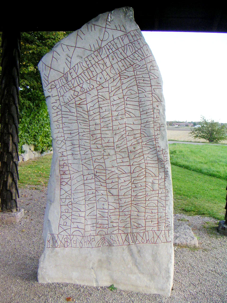 Rökenský kámen