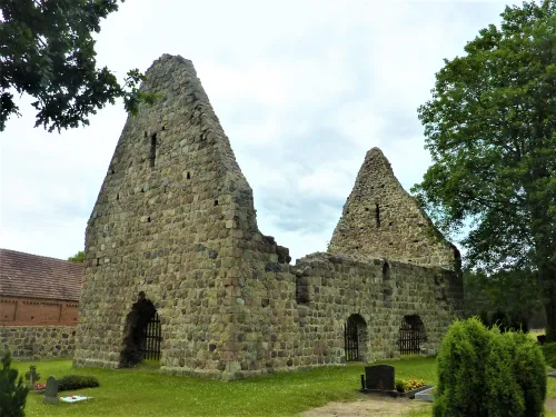 Zřícenina kostela Retzow