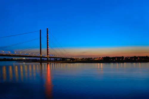 Rheinkniebrucke