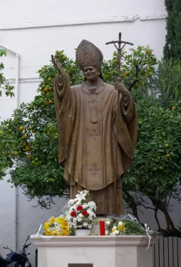Pomník Jana Pavla II. v Seville