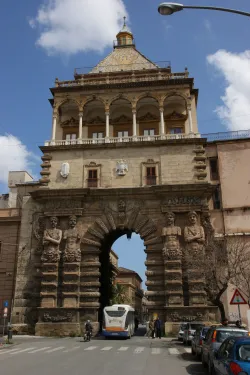 Porta Nuova v Palermu