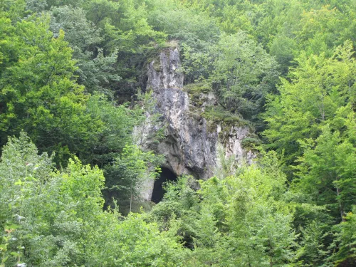 Smolućská jeskyně