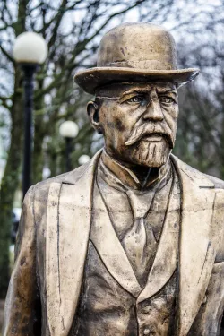 Monumento a Jaan Poska