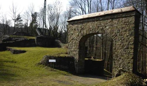 Zřícenina hradu Burg Hachen