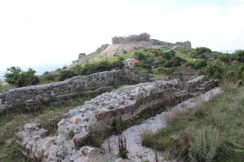 Ruiny katedrálního kostela svatého Mikuláše v Novo Brdu