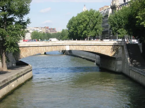 Most Petit-Pont-Cardinal-Lustiger