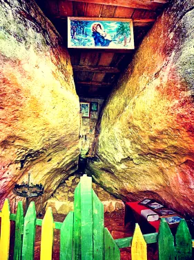 Sanctuaire rupestre de Proviralkata près de Liljach
