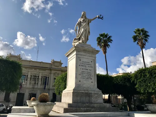 Pomník Viktora Emanuela II. v Reggio Calabria