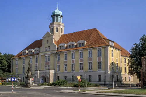 Zámek ve Wołowě