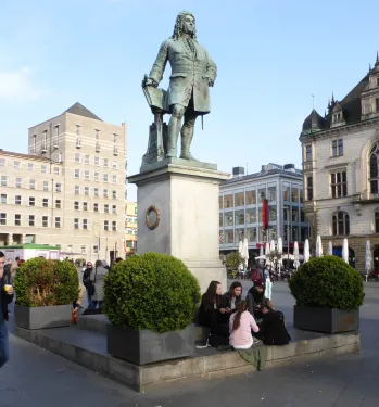Händelův pomník v Halle (Saale)