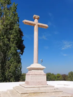 Kříž na náměstí Largo do Calvário v Benavente