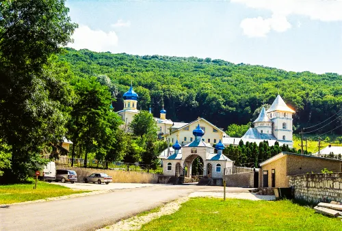 Klarašovský klášter Zesnutí přesvaté Bohorodice