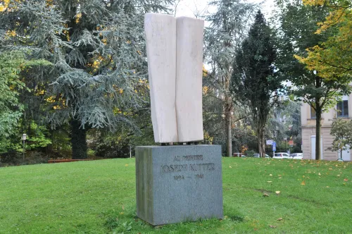 Joseph Kutter Stele