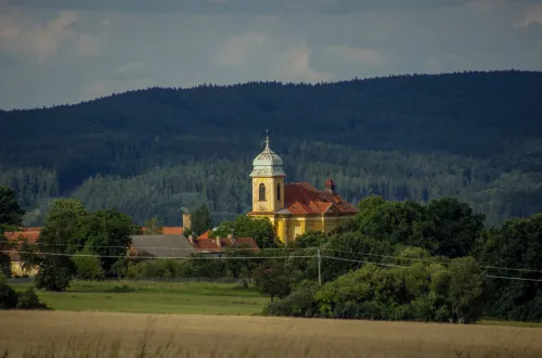 Kostel svatého Martina ve Chválenicích