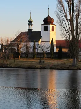 Kostel svatého Jana Evangelisty v Dlouhé Lhotě