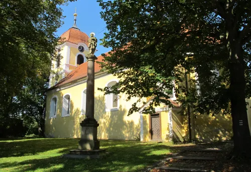Kostel svatého Ondřeje v Lochovicích